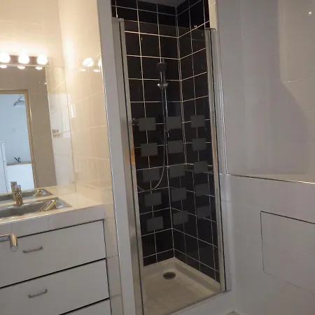 Centre Vannes Logement 3 Pieces Avec Parking Apartment